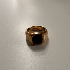Vitaly Gold and Black Unisex Signet Ring